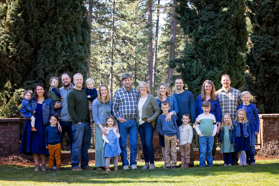 extended-family-portrait-session-empire-mine